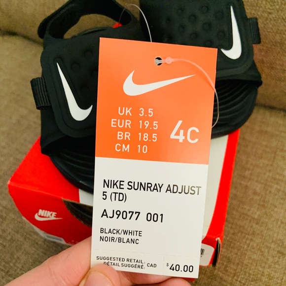 Nike Sandals - Picture 2 of 2